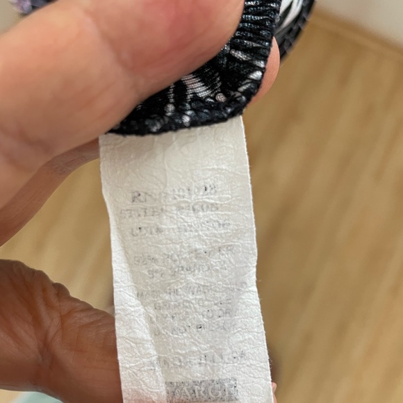 Graphic Design Top - Picture 3 of 3